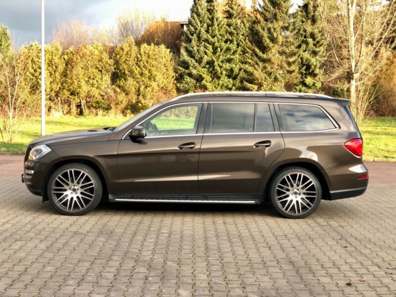 Mercedes-Benz GL • 2015 • 208,000 km 7