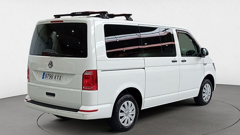 Volkswagen Caravelle • 2019 • 38,000 km 4