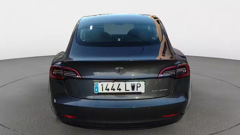 Tesla Model 3 • 2022 • 115,104 km 24