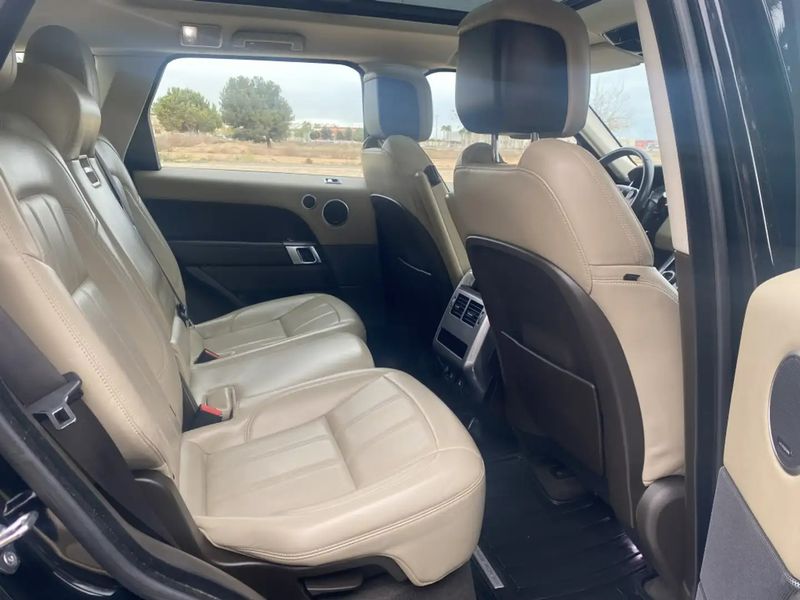 Land Rover Range Rover Sport • 2019 • 150,000 km 6