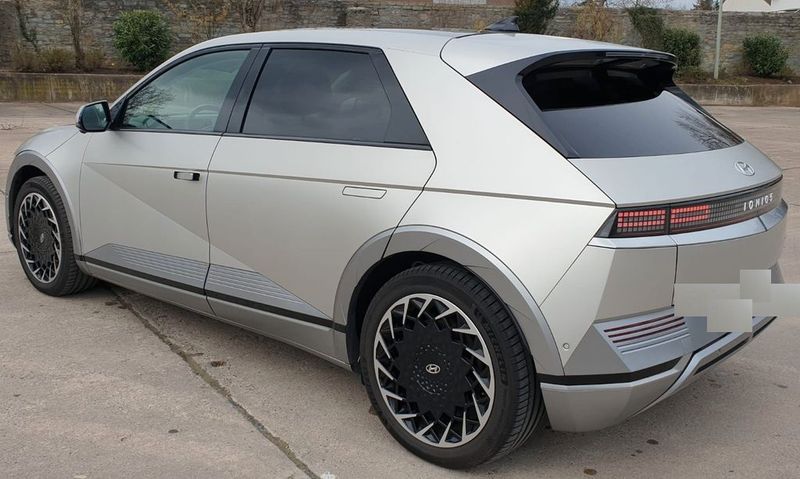 Hyundai Ioniq Electric • 2021 • 17,034 km 10