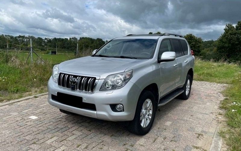 Toyota Land Cruiser • 2010 • 123,500 km 3