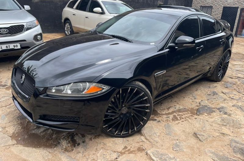 Jaguar XF • 2012 • 66,000 km 1