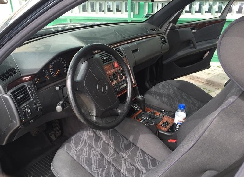 Mercedes-Benz C • 1997 • 223,454 km 3