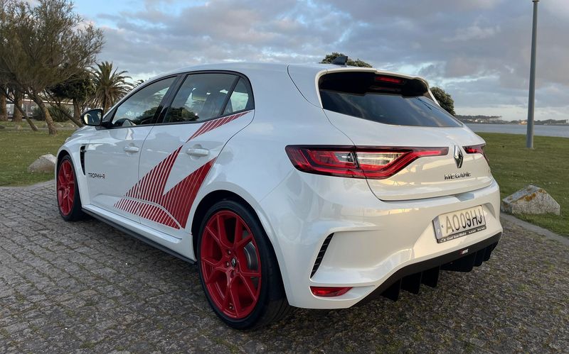 Renault Mégane • 2022 • 5,000 km 2