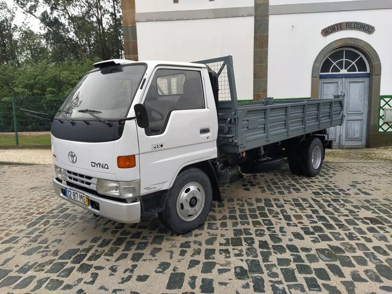 Toyota Dyna • 1998 • 366,000 km 2