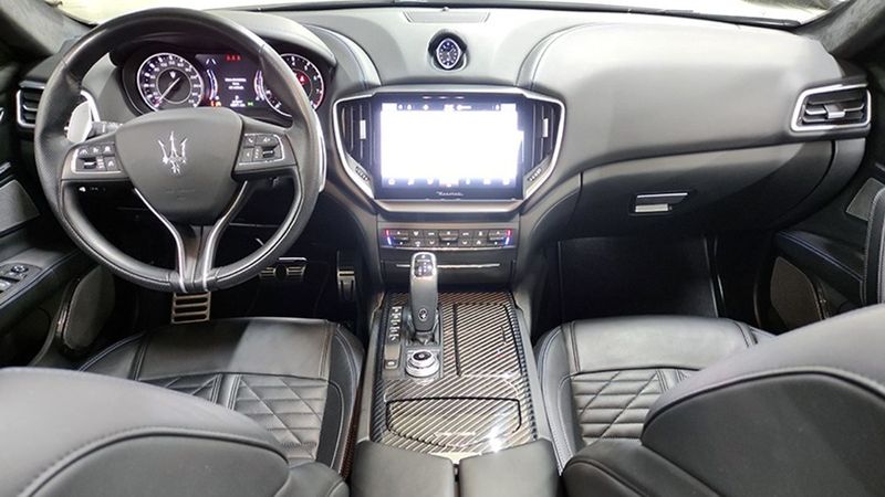 Maserati Ghibli • 2020 • 42,571 km 5