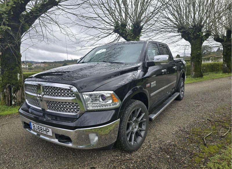 Dodge RAM • 2012 • 250,000 km 1