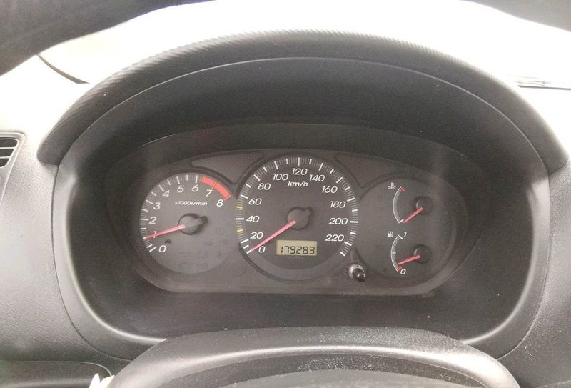 Honda Civic • 2002 • 170,000 km 2