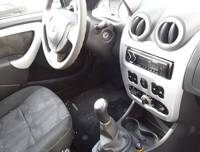 Dacia Logan • 2010 • 80,000 km 4