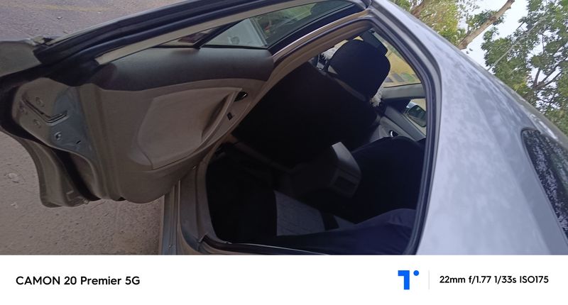 Toyota Camry • 2010 • 106 km 5