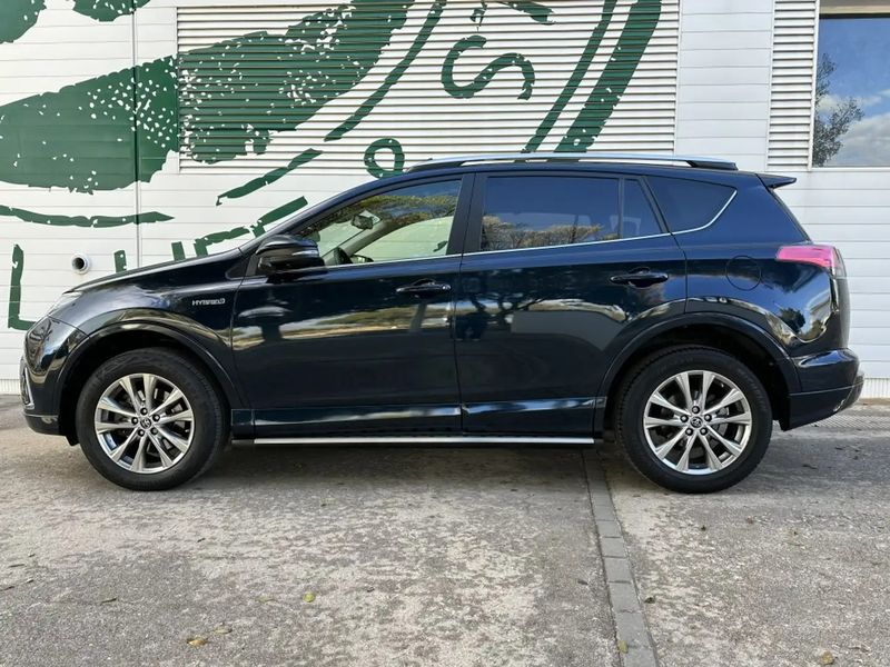 Toyota RAV4 • 2017 • 158,000 km 1
