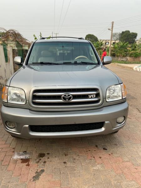 Toyota Sequoia • 2006 • 130,000 km 5