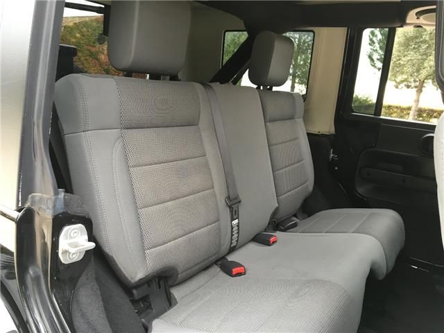 Jeep Wrangler • 2008 • 175,000 km 3