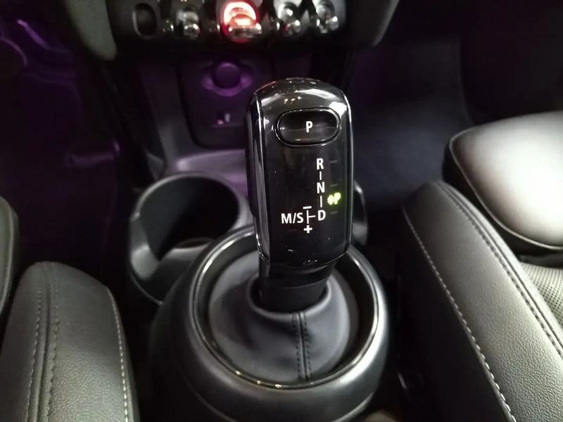 MINI Cooper • 2023 • 9,521 km 12