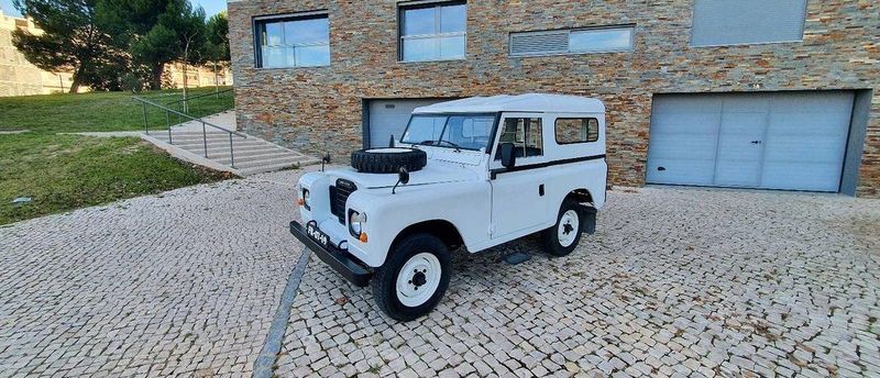 Land Rover LR3 • 1981 • 30,000 km 2