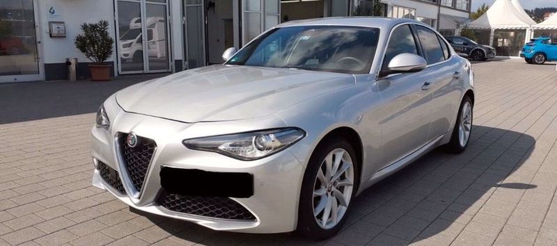 Alfa Romeo Giulia • 2020 • 40,000 km 1