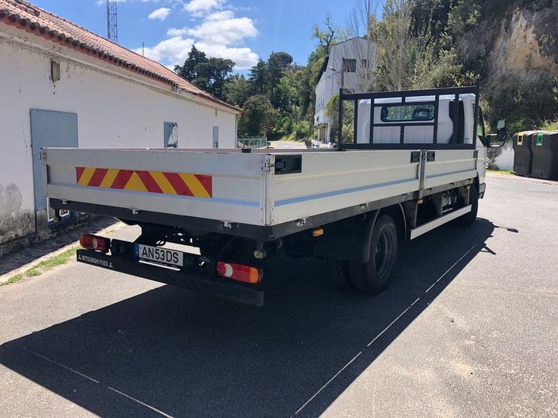 Mitsubishi Fuso canter • 2009 • 280,000 km 7
