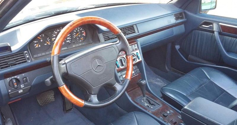 Mercedes-Benz 200 E • 1996 • 200,000 km 3