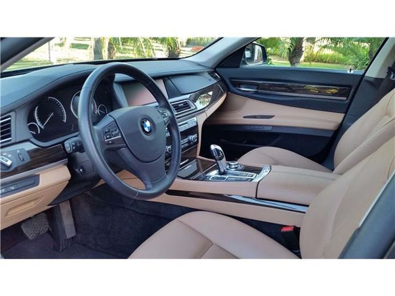 BMW 7 Series • 2010 • 150,000 km 2
