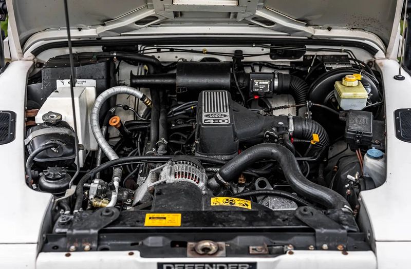 Land Rover Defender • 1998 • 122,600 km 7