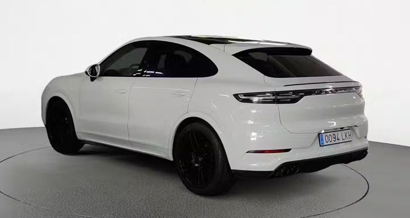 Porsche Cayenne Coupe • 2020 • 28,560 km 3
