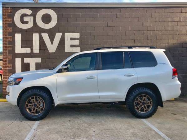 Toyota Land Cruiser • 2020 • 13,321 km 1