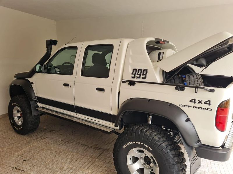 Mazda B2500 • 2001 • 135,000 km 5