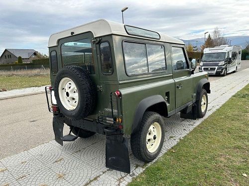 Land Rover Defender • 1991 • 197,900 km 4