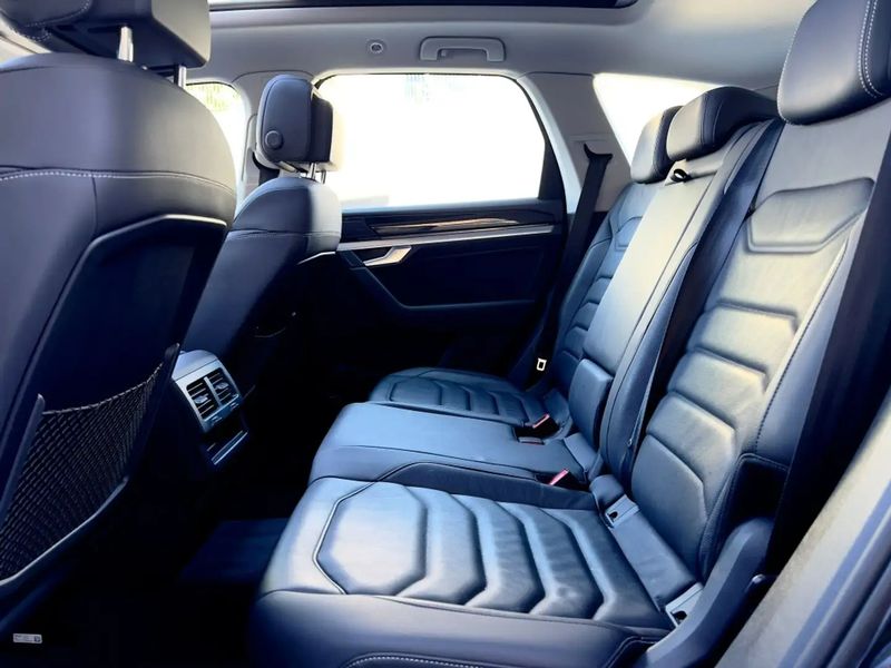 Volkswagen Touareg • 2020 • 69,000 km 5