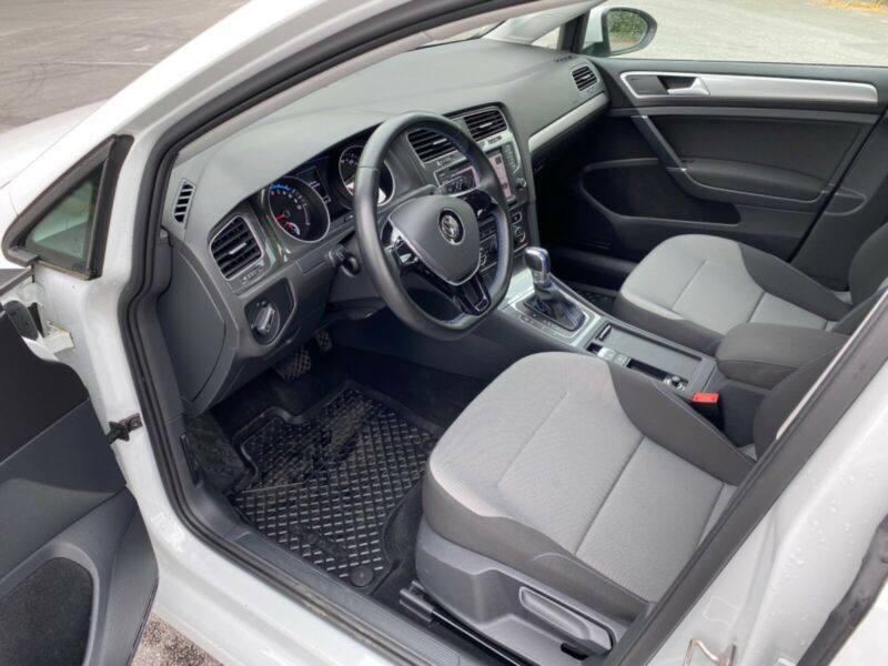 Volkswagen Golf • 2014 • 103,000 km 6