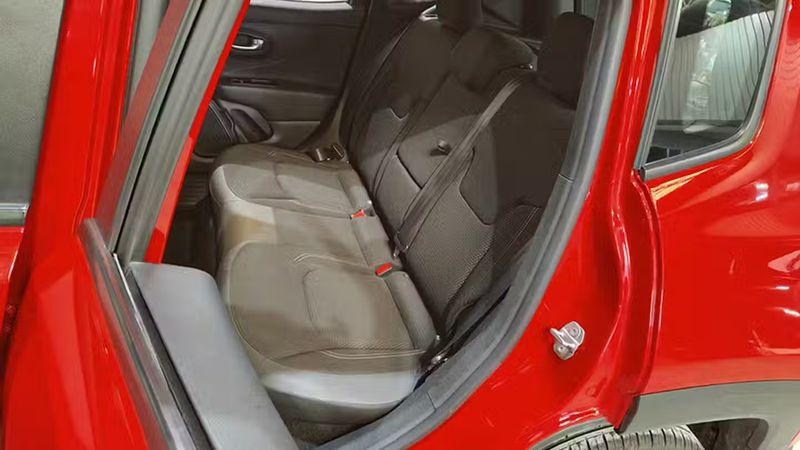 Jeep Renegade • 2020 • 60,478 km 7