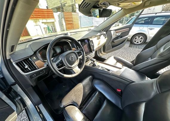 Volvo V90 • 2016 • 119,000 km 16