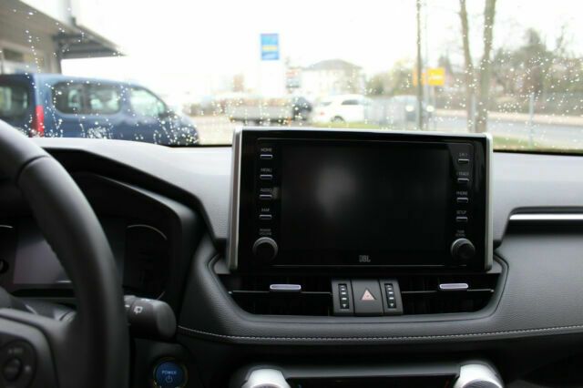 Toyota RAV4 Hybrid • 2020 • 45,000 km 6