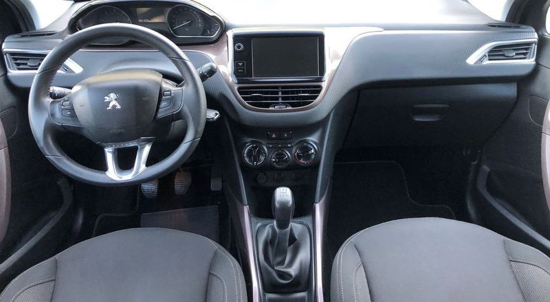 Peugeot 2008 • 2014 • 185,000 km 6