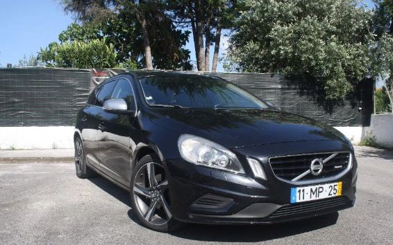 Volvo V60 • 2011 • 336,000 km 1