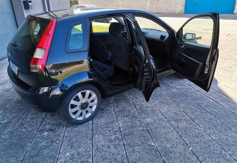 Ford Fiesta • 2003 • 170,000 km 4
