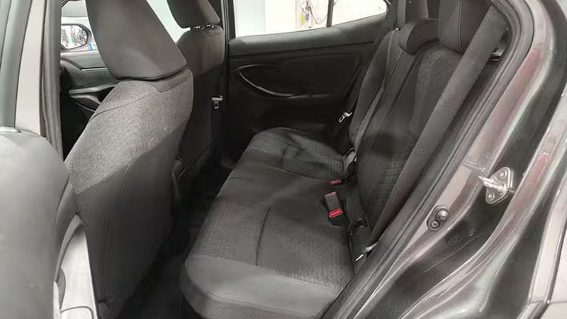 Toyota Yaris • 2022 • 32,203 km 6