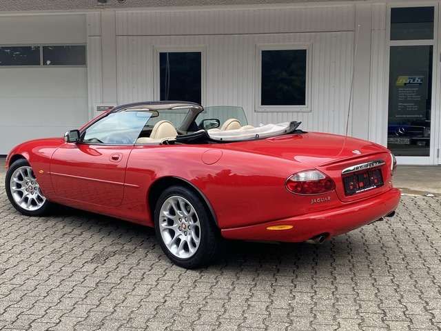 Jaguar XKR Convertible • 1998 • 122,174 km 14