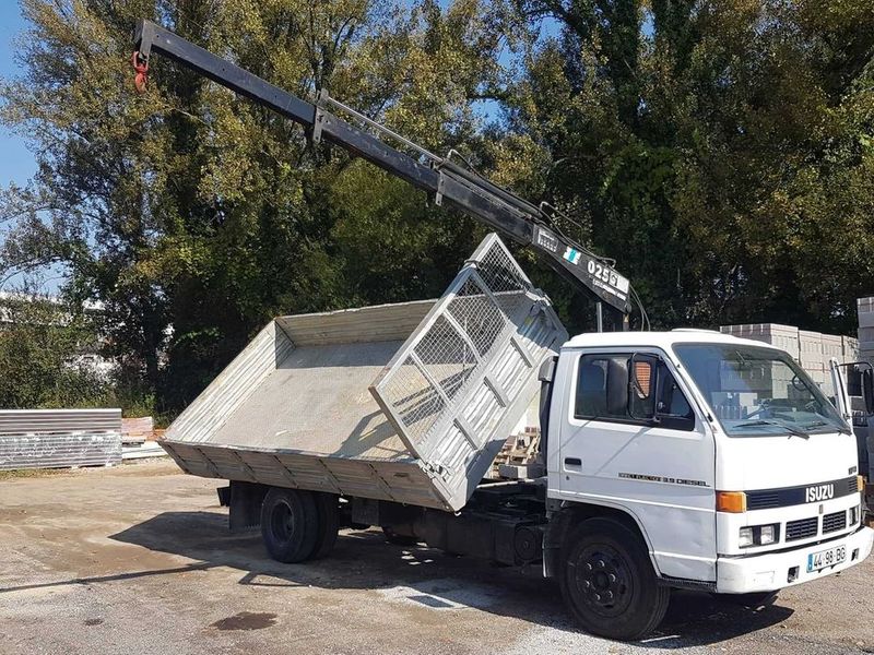 Isuzu Canter • 1992 • 249,000 km 3