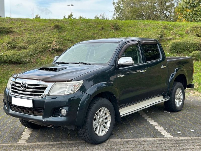 Toyota Hilux • 2012 • 117,471 km 1