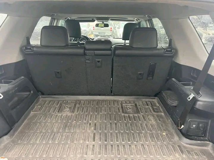 Toyota 4 Runner Limited • 2016 • 1,950 km 11