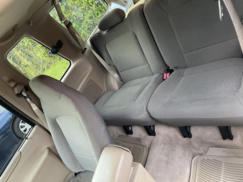 Ford Explorer • 2002 • 76,000 km 4