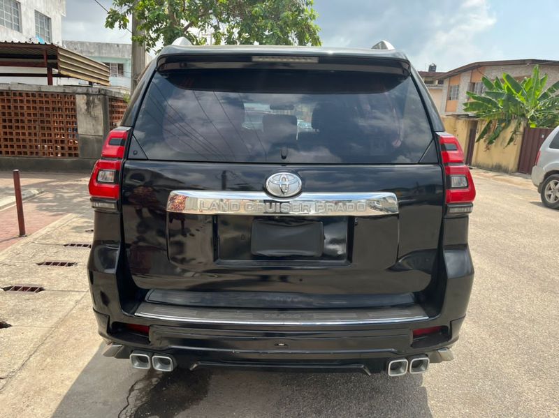 Toyota Land Cruiser • 2017 • 23 km 2