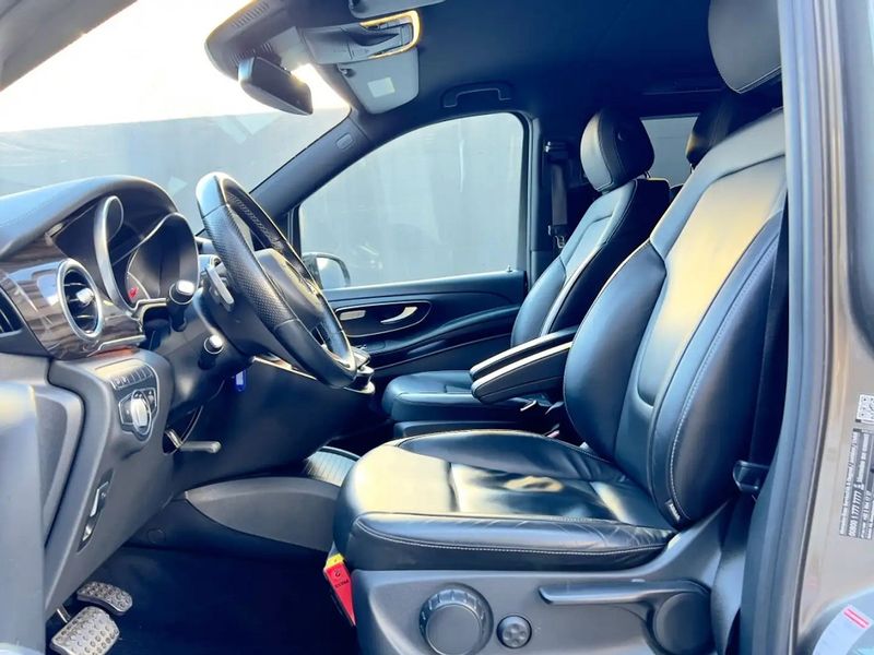 Mercedes-Benz 310 Van • 2019 • 81,000 km 11