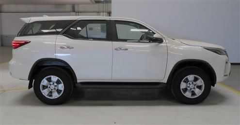 Toyota Fortuner • 2019 • 45 km 2