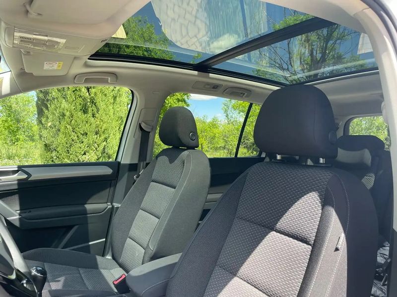 Volkswagen Touran • 2019 • 180,000 km 8