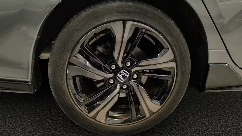 Honda Civic • 2018 • 42,804 km 15