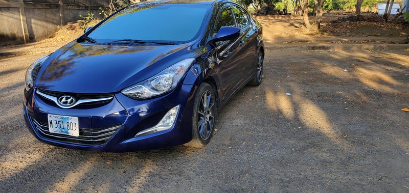 Hyundai Elantra • 2012 • 144,000 km 10