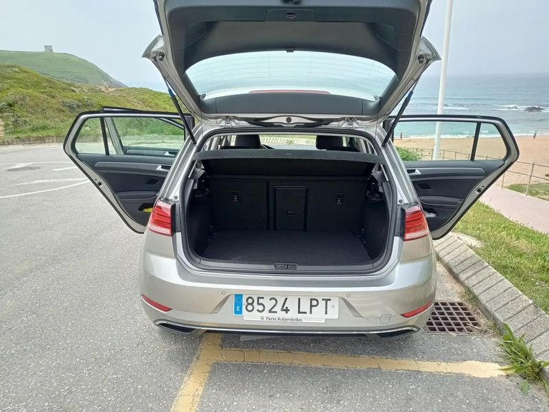 Volkswagen e-Golf • 2021 • 19,020 km 4